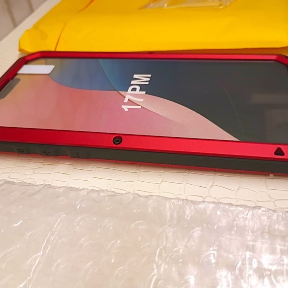 BRAND NEW "SUPER HI-QUALITY" EXTREME LIMITED EDITION I PHONE 17 PRO MAX COVER - Picture 3 of 16